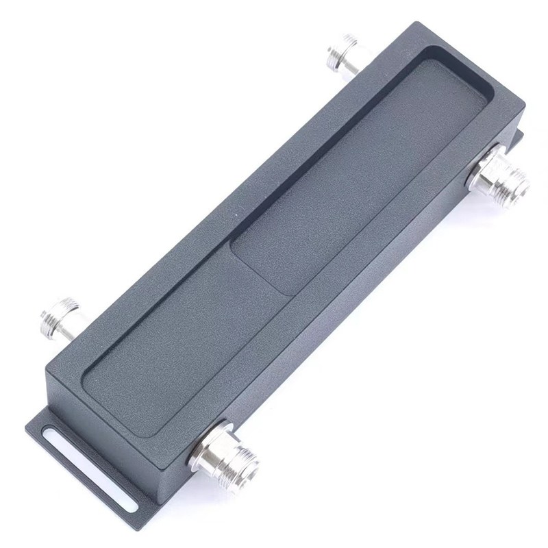 20.00cm * 6.00cm * 3.00cm N-F 698-3800MHz 2 en 2 sortie Hybride combiné avec le plus bas NF