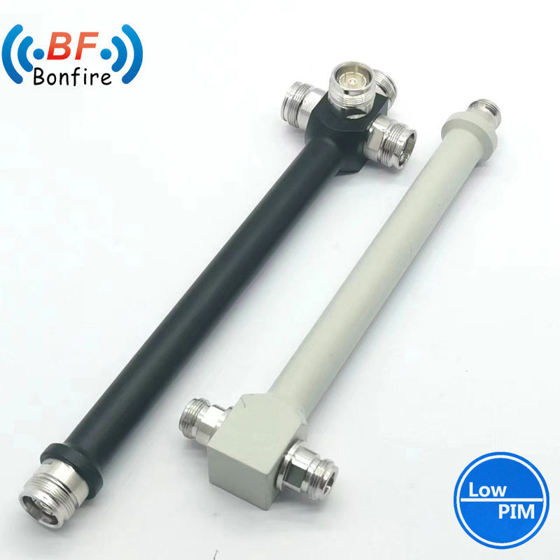 350-3800MHz 2 voies de guidage d'ondes SMA-F 50W RF Splitter de puissance de cavité pour l'intérieur / extérieur IP65