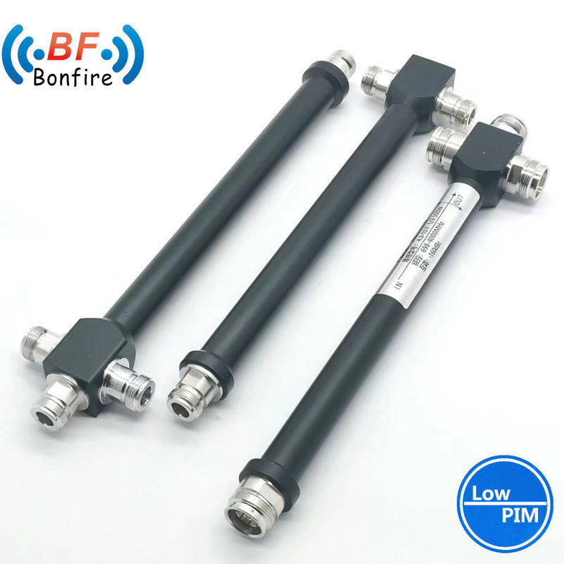 Splitter de puissance à deux voies 50W pour les systèmes de télécommunications 617-4000MHz N Femme IP65 extérieur