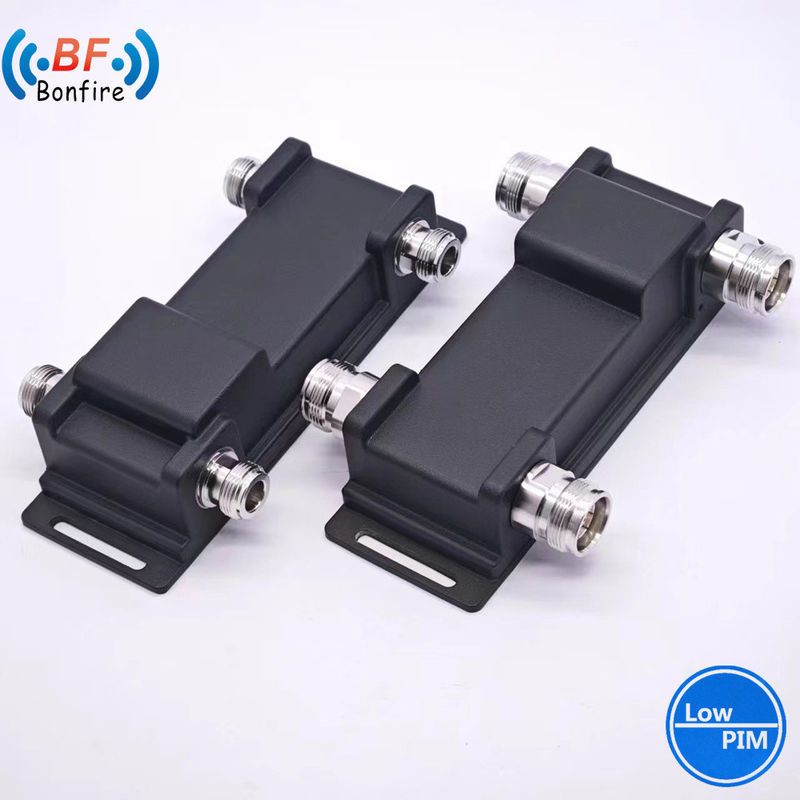 DAS intégré au bâtiment utilisant un coupleur hybride 698-4000MHz à basse fréquence PIM 3dB 2X2 Hybrid Combiner
