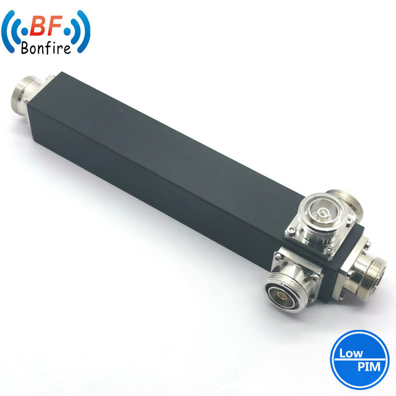 Grey N Female Power Splitter 4 Way 698-4000MHz pour la livraison globale du projet