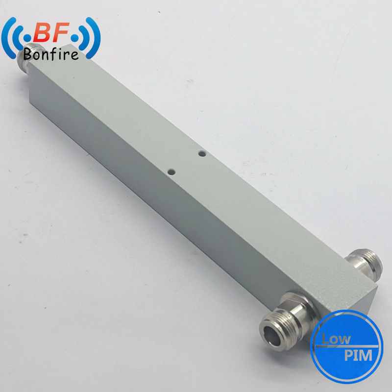 Splitter de puissance à 4 voies de 50 W pour les fréquences VHF UHF 698-3800MHz Ibs/Das Capacité de livraison de projet