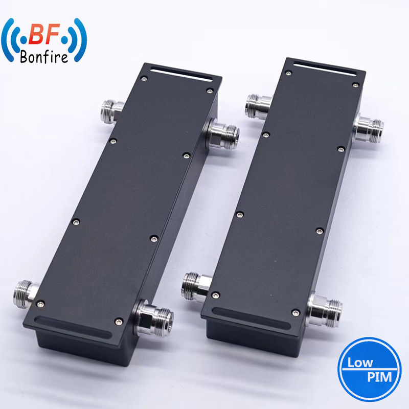 Combinateur hybride 2 en 2 sur 698-4000MHz Coupler hybride à basse tension 3dB pour la taille du paquet
