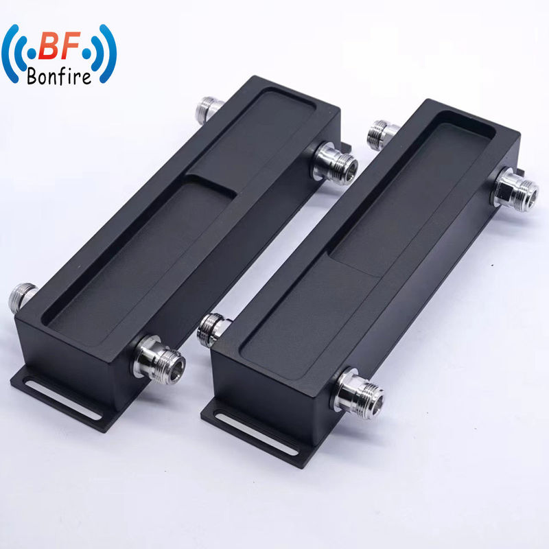 Low Pim 2X2 RF Hybrid Combiner 5g 2 en 2 sur 698-4000MHz avec connecteur N 4.3-10 DIN