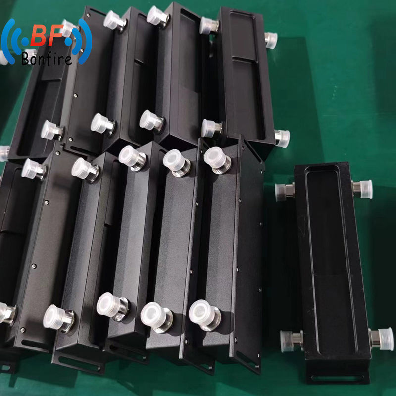 4.3-10-F/DIN-F/N-F Interface 698-4000MHz RF Coupler hybride 2X2 pour le sans fil DQ-XXXXX