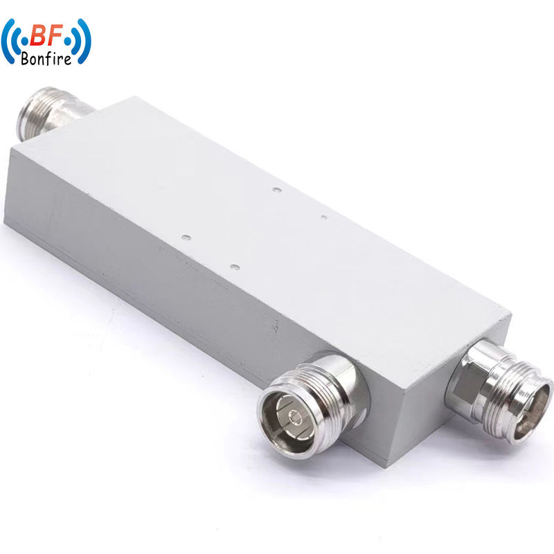 Accouplement directionnel par cavité d'air 15dB 20dB 30dB pour les marchés de pays 617-4000MHz 4.3-10 F