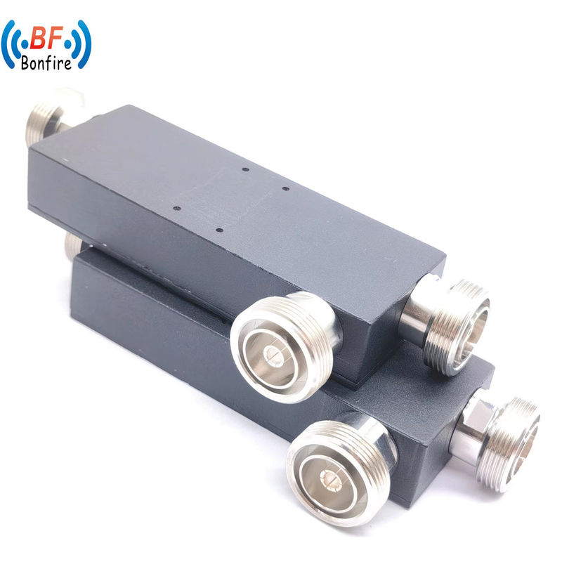 18.00cm * 4.00cm * 3.00cm Taille de l'emballage 5dB 6dB 7dB 8dB Coupler directionnel 698-4200MHz D-F