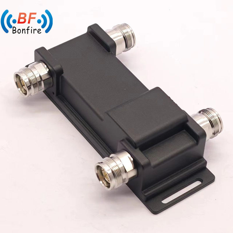 DQ-XXXXX Coupleurs hybrides RF haute puissance Combinaison 3 en 3 sur 617-3800MHz Rouge personnalisé