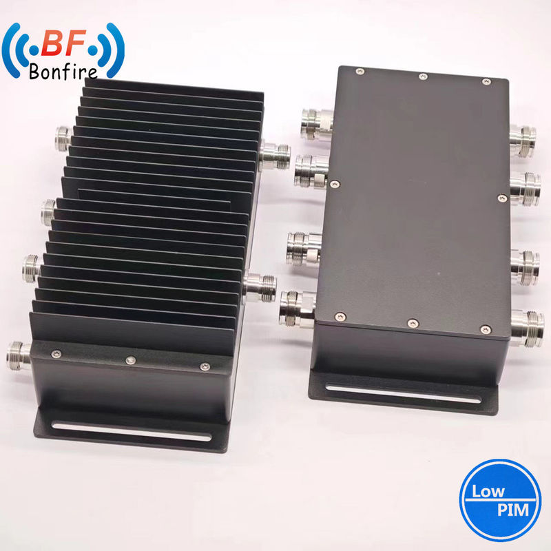 Isolation élevée 4.3-10 Femme 4 en 4 sortie RF Hybrid Combiner pour les Ibs Das 400W 617-3800MHz