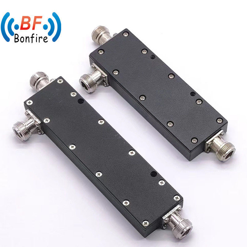 300W 0,3 dB RF à faible perte d'insertion Accouplement directionnel à cavité réactive 698MHz-3800MHz 25 dB Degré d'accouplement