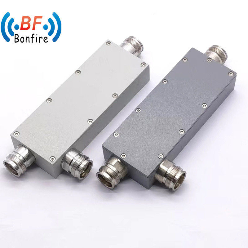 Accouplement directionnel par cavité de 10 dB 698MHz-3800MHz avec faible perte d'insertion et degré d'accouplement de 300W