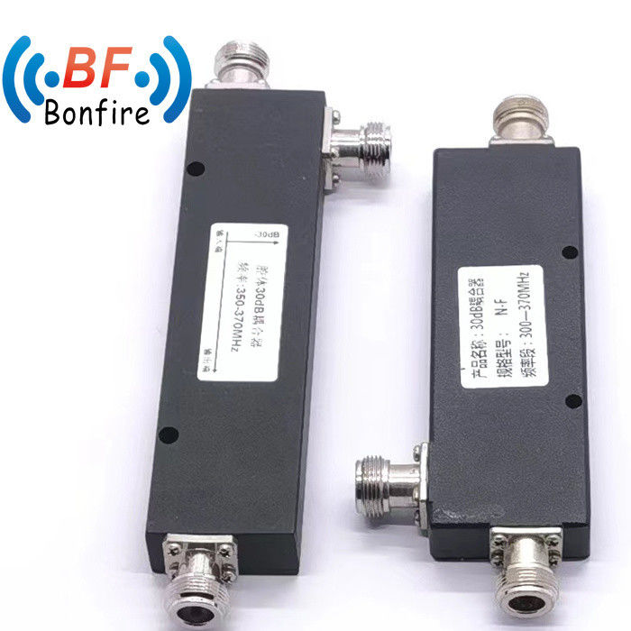 Taille de l'emballage 17,00 cm * 6,50 cm * 2,50 cm Accouplement directionnel 10dB 700-2700MHz RF large bande
