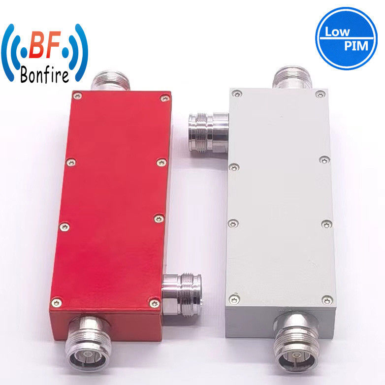 Rouge N Femme Type 380-2700MHz Couplée directionnelle RF à large bande 7dB Couplée personnalisée