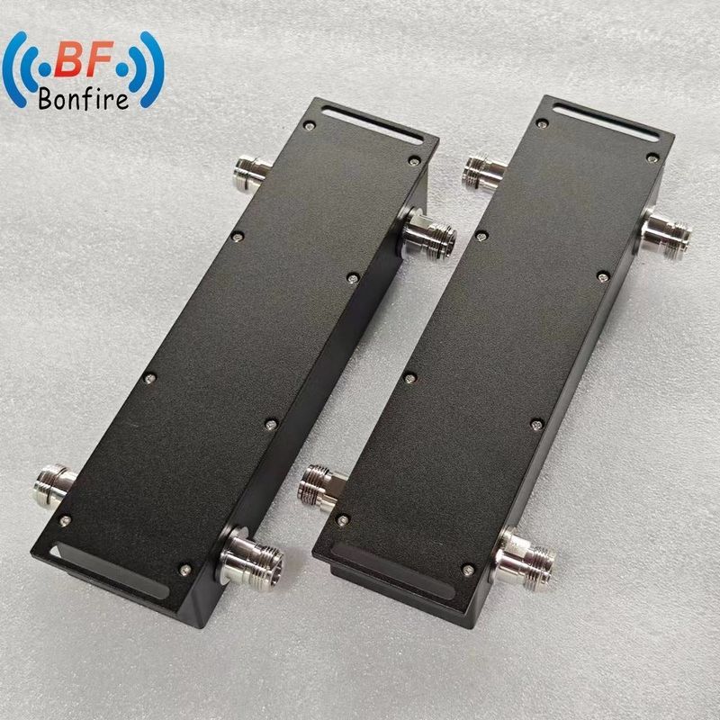 2 en 2 sortie RF Hybrid Combiner Coupler Fréquence 698-3800MHz N Connecteur féminin Puissance d'entrée 50W Ibs Composants