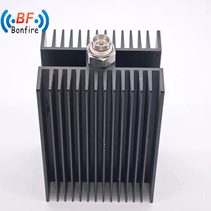 Charge factice de 50 W pour la finition RF 600-4000MHz Taille du paquet 20.00cm * 18.00cm * 7.00cm